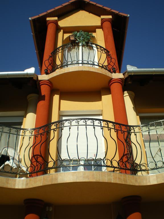 Mediterran-Apartmanok-Harkany Exterior photo